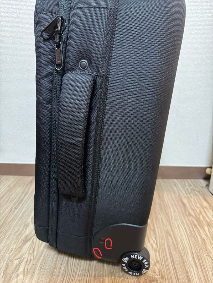 NEW ERA ブラック キャリーケース