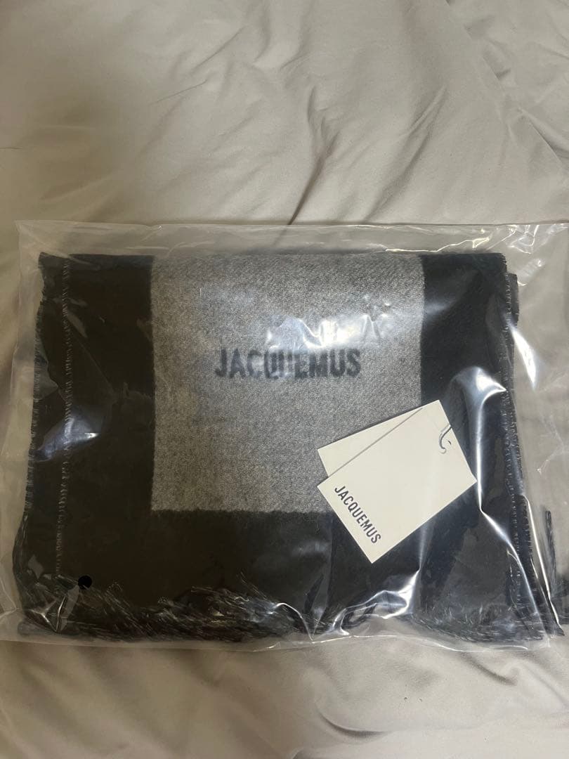 JACQUEMUS マフラー 黒 グレー
