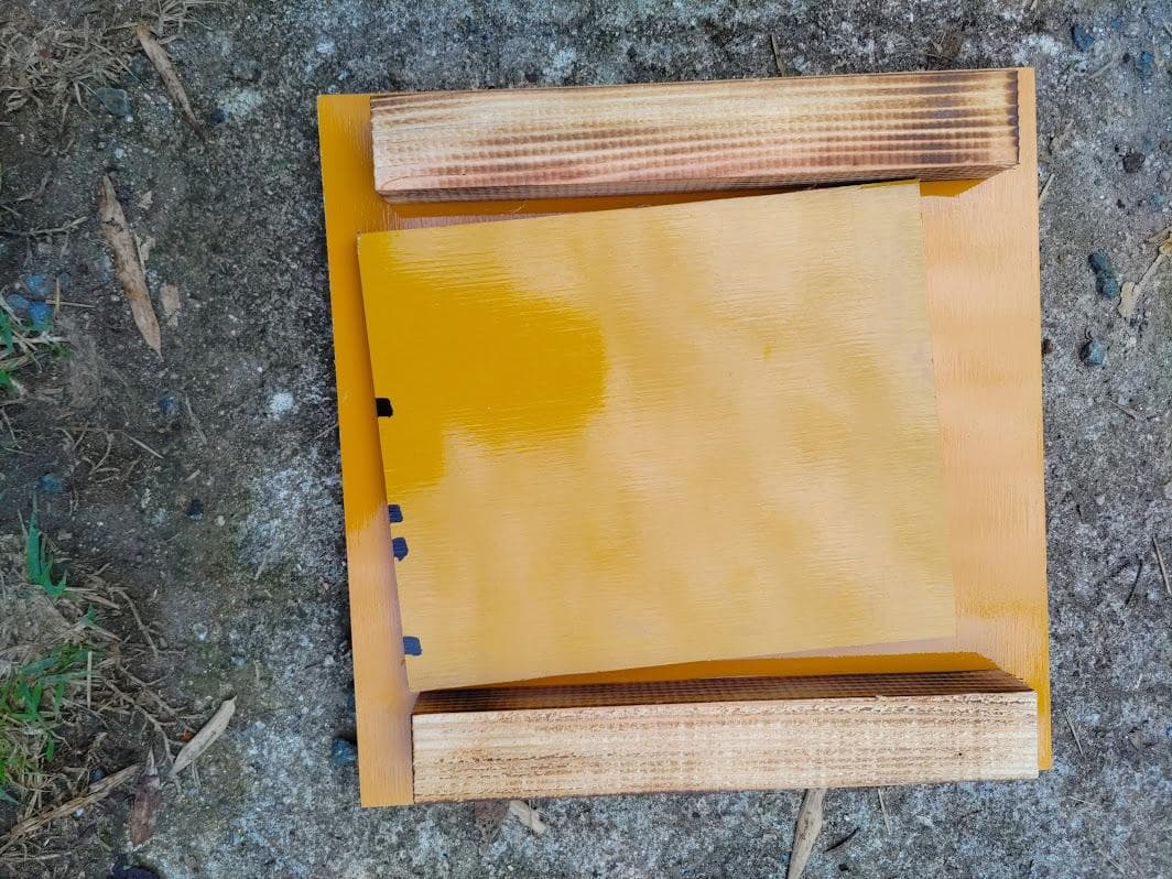 日本蜜蜂 重箱式巣箱4段 スライド底板 付巣門台座　スノコ付き