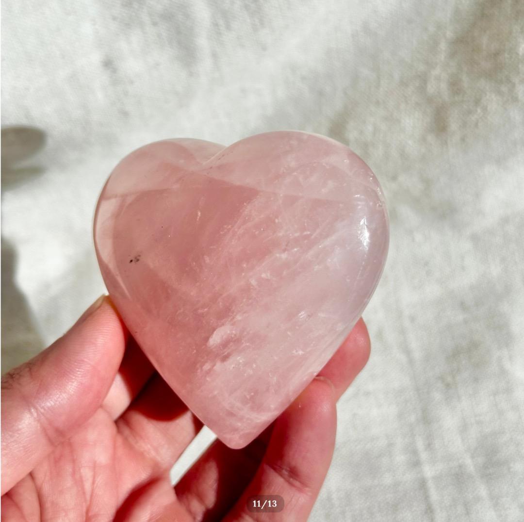 【ローズ クォーツ】　ハート シェイプ ② スタンド付　ブラジル産