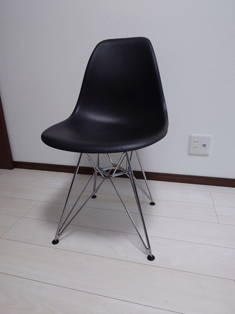 Herman Miller イームズサイドシェルチェア