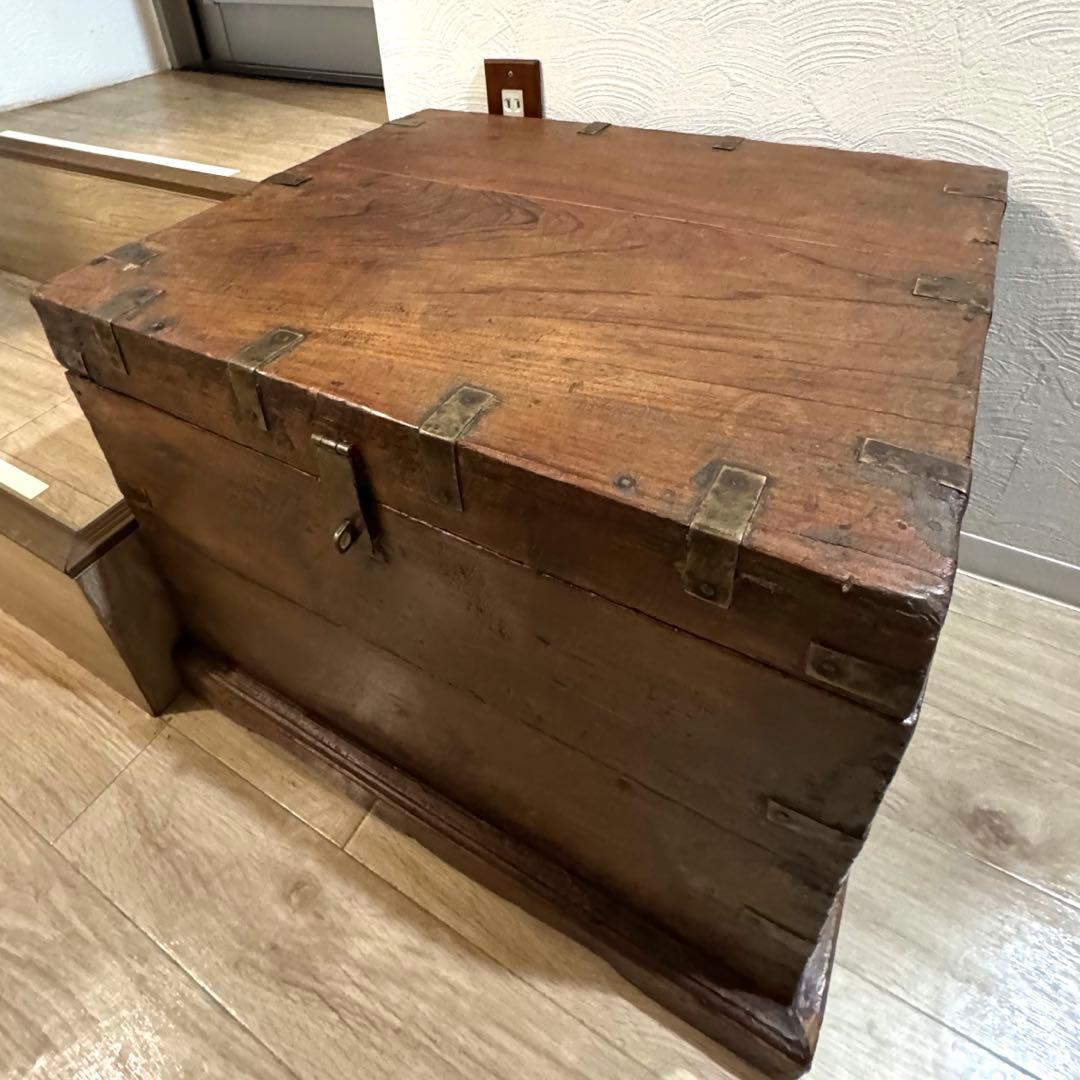 オールドメゾン　OLD MAISON 古いトランク　木箱　コファー　ヴィンテージ