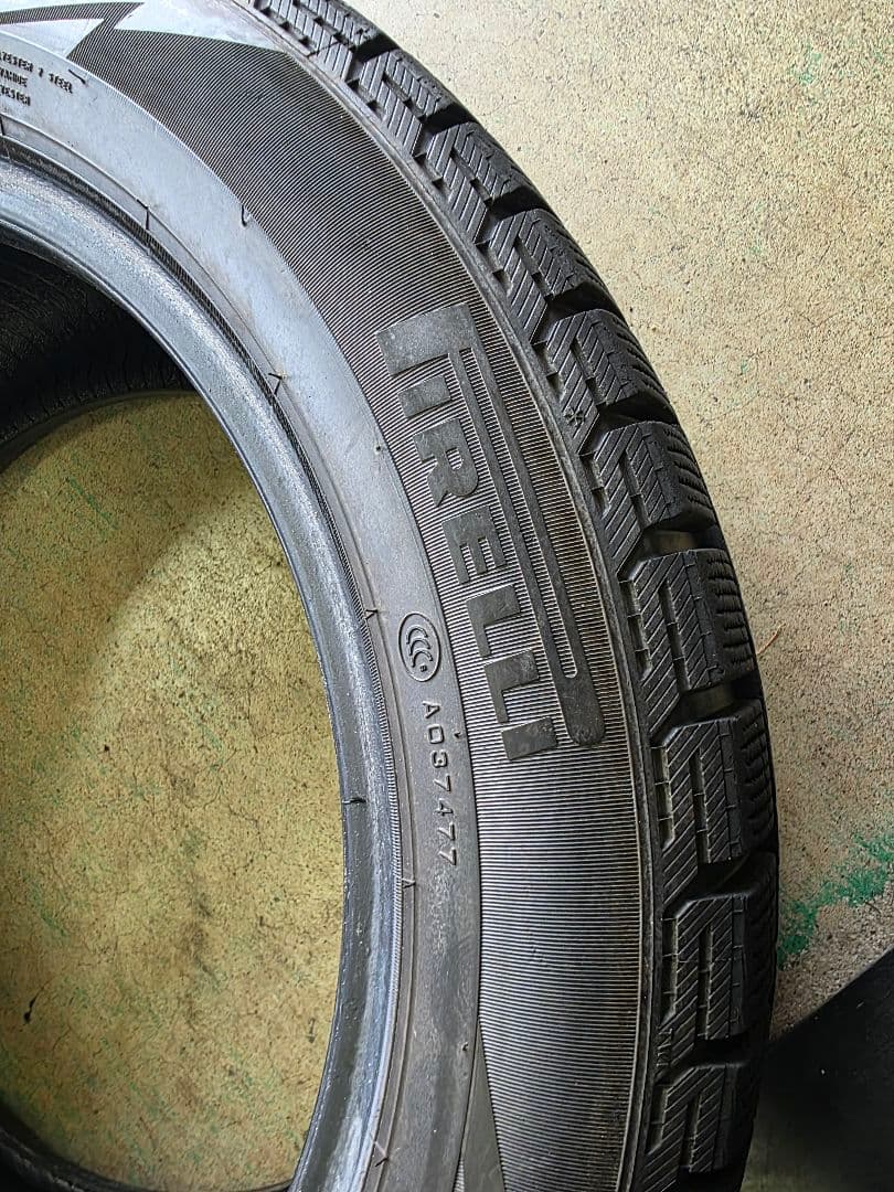ピレリ　アイスアシンメトリコ 215/50R17 19年製 4本セット