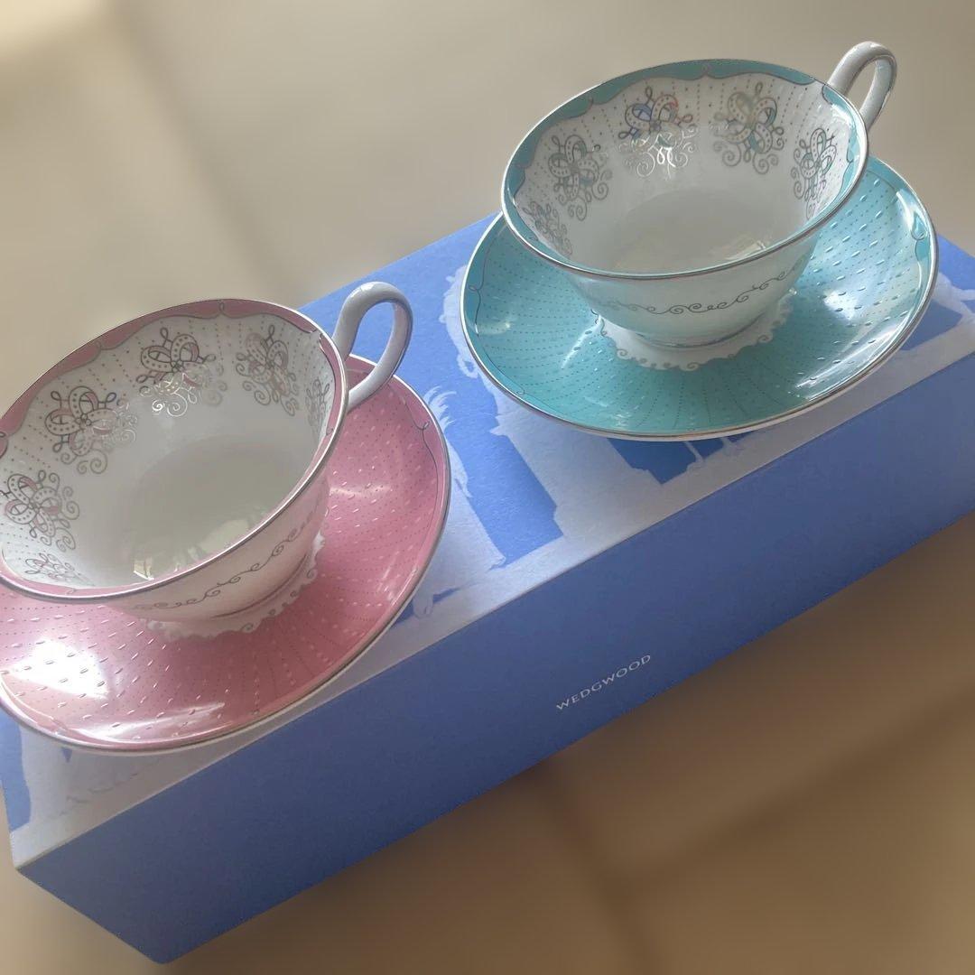 【新品未使用】ウェッジウッド プシュケ　ピオニーシェイプ　ティーカップ＆ソーサー