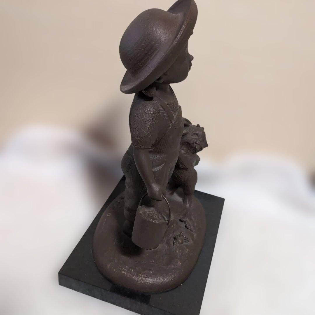 玉野勢三製のブロンズ像