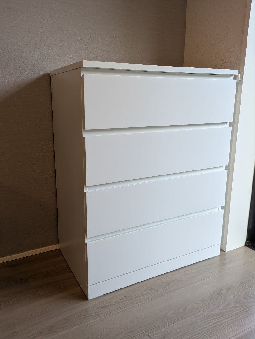 【発送頼める便】ホワイトチェスト 4段 引き出し付き　IKEA MALM マルム