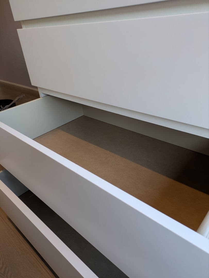 【発送頼める便】ホワイトチェスト 4段 引き出し付き　IKEA MALM マルム