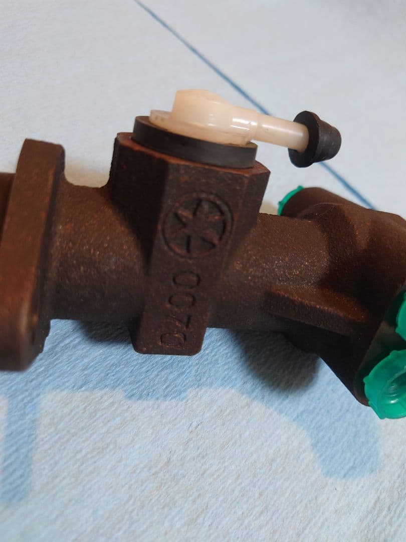 旧チンク　チンクエチェント　フィアット500 　マスターシリンダー　高圧力タイプ