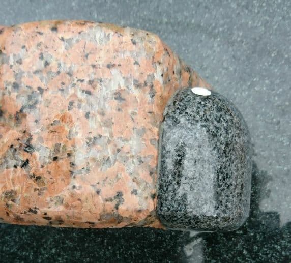 傘立て(石製品) 赤御影・黒御影石 【umbrella stand】