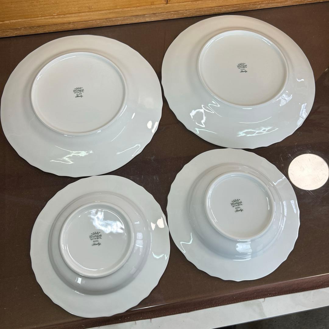 リチャードジノリ　ベッキオホワイト　ディナープレートとパスタプレート　各２枚