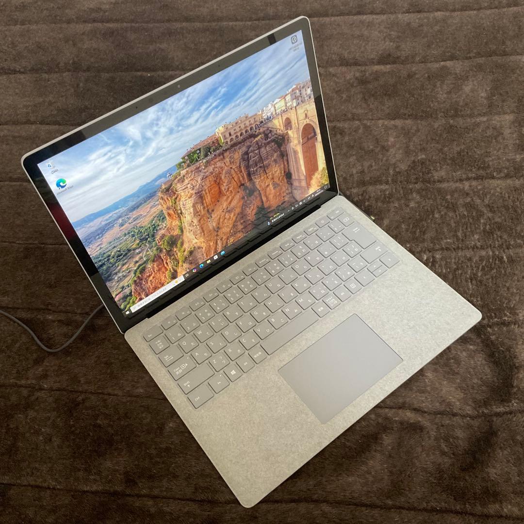 Microsoft Surface Laptop (第1世代)