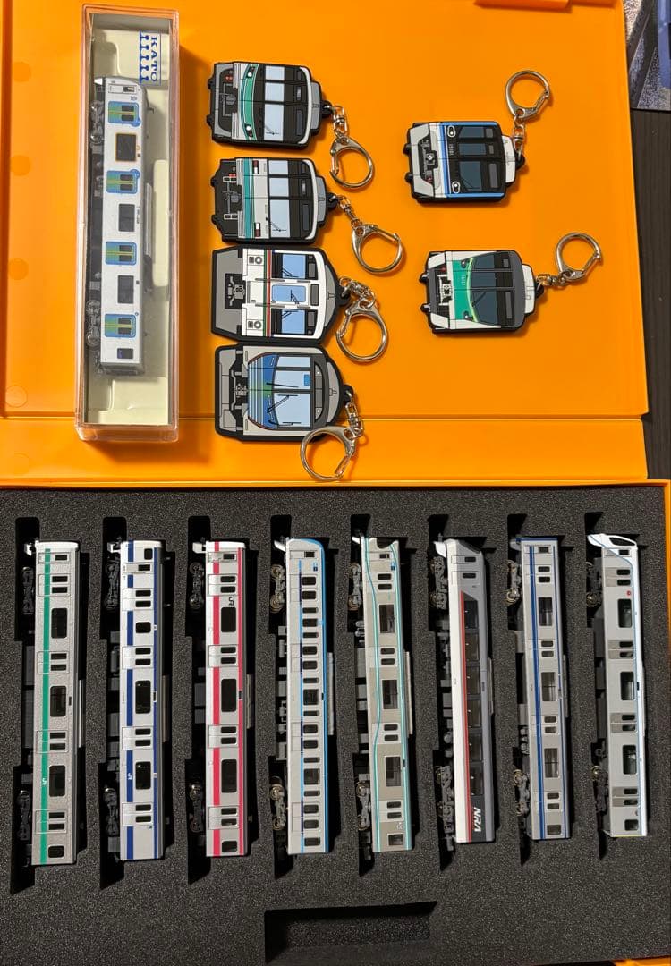 Nゲージ先頭車8両セット キーホルダー付き