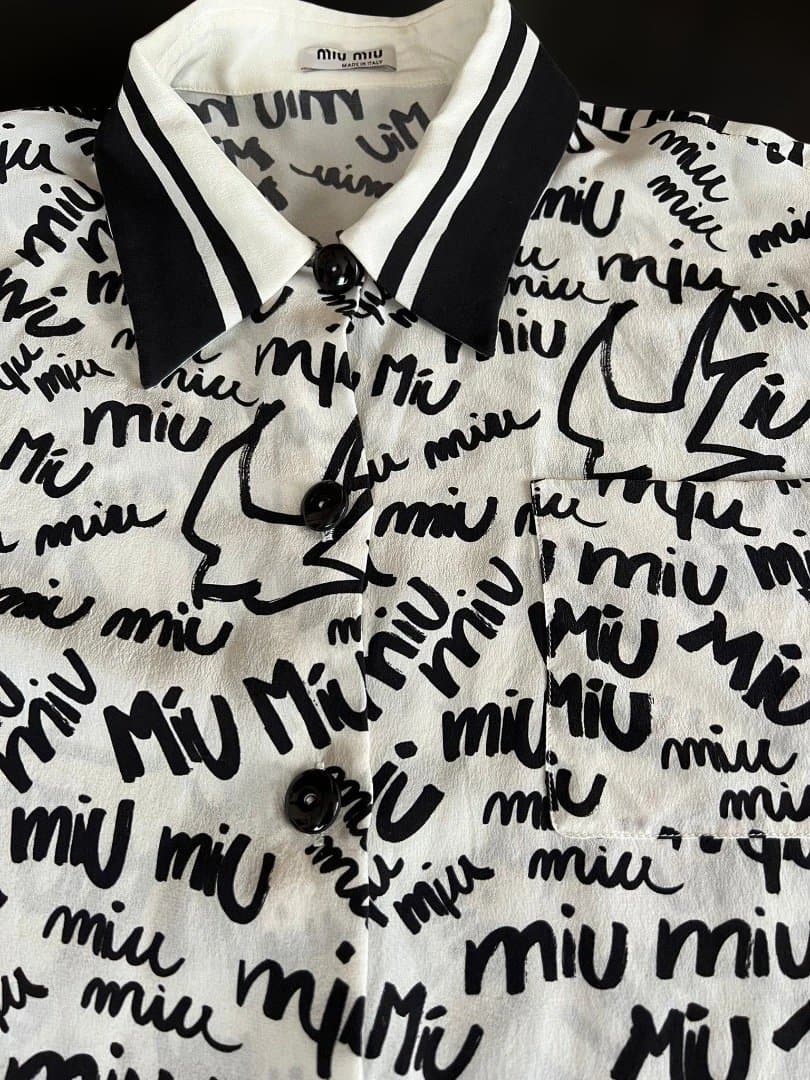 miu miu ロゴプリント シルク半袖シャツ