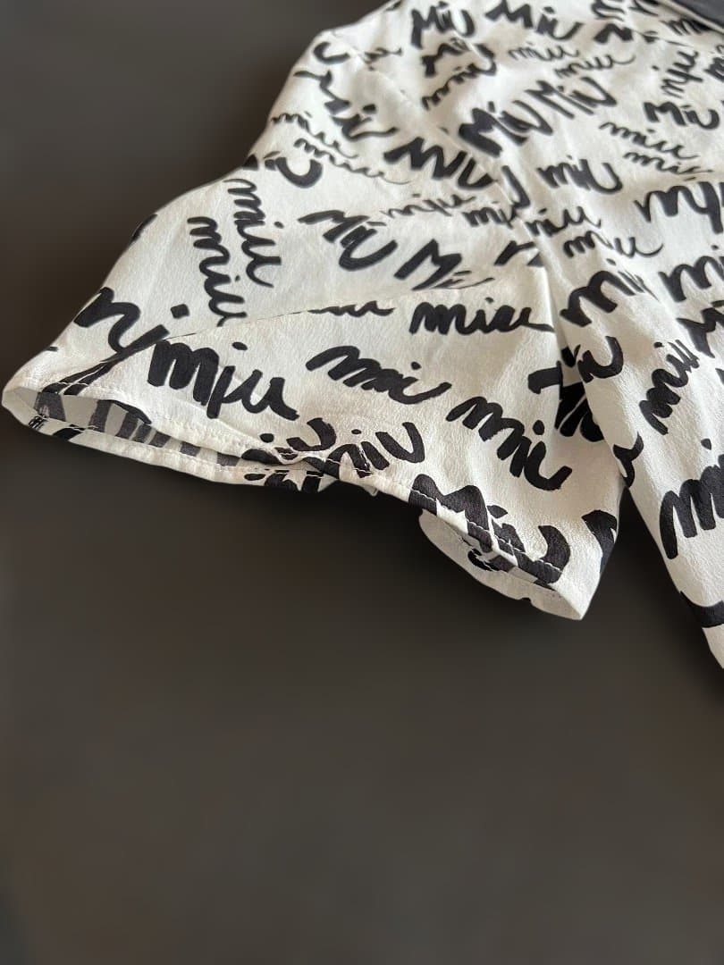 miu miu ロゴプリント シルク半袖シャツ