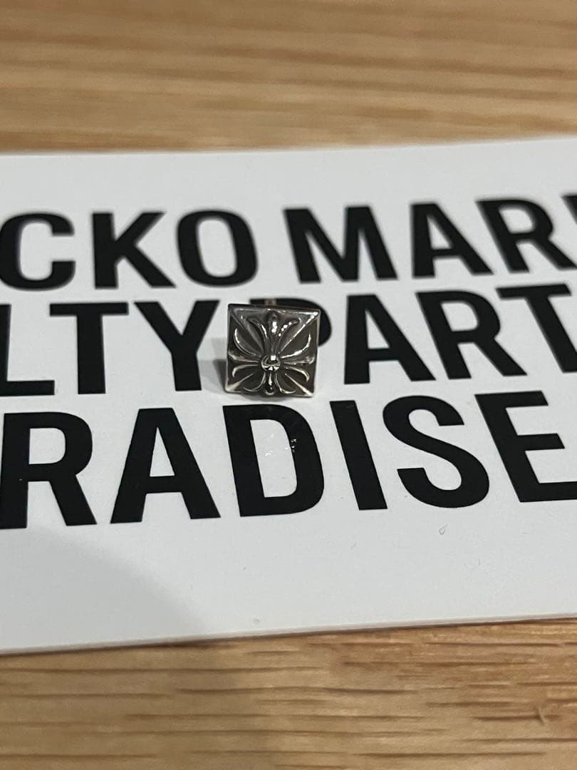 CHROME HEARTS ピラミッド スタッド ピアス