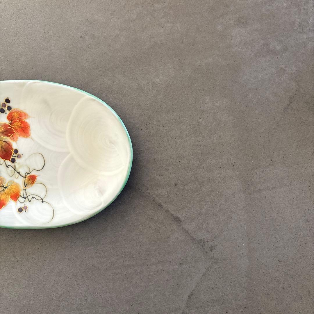 《ほぼ新品》美品【陶葊】京焼　清水焼　白掛彩草花　色絵付け　皿　山葡萄　陶あん