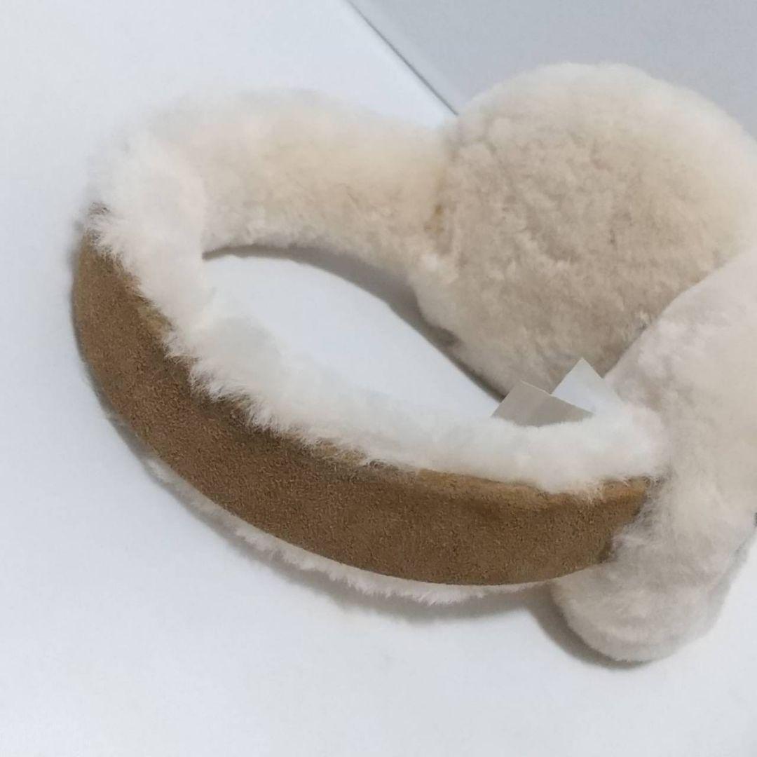 アグ UGG イヤーマフ シープスキンとファーの人気の刺繍UGGロゴ入り
