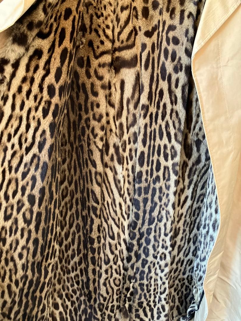 【アクアスキュータム】トレンチコート　オセロット柄FUR 毛皮付き　ヒョウ柄毛皮