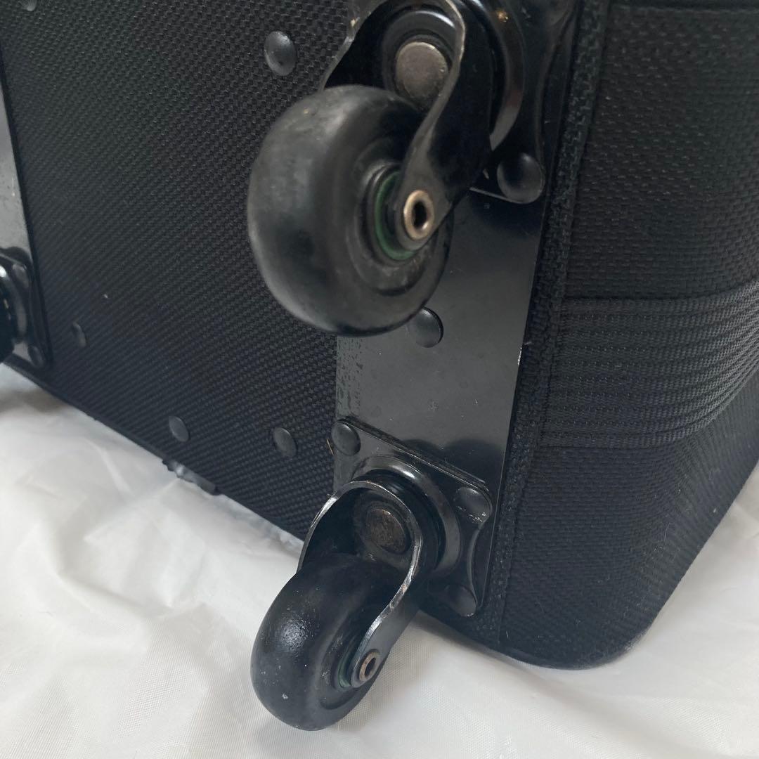 SWANY スワニー 四輪 座れる 機内持ち込み可　キャリーケース ブラック