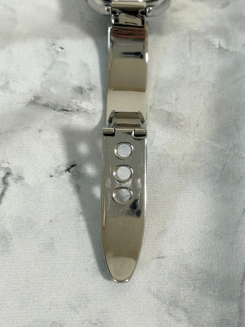 GUCCI バングル腕時計