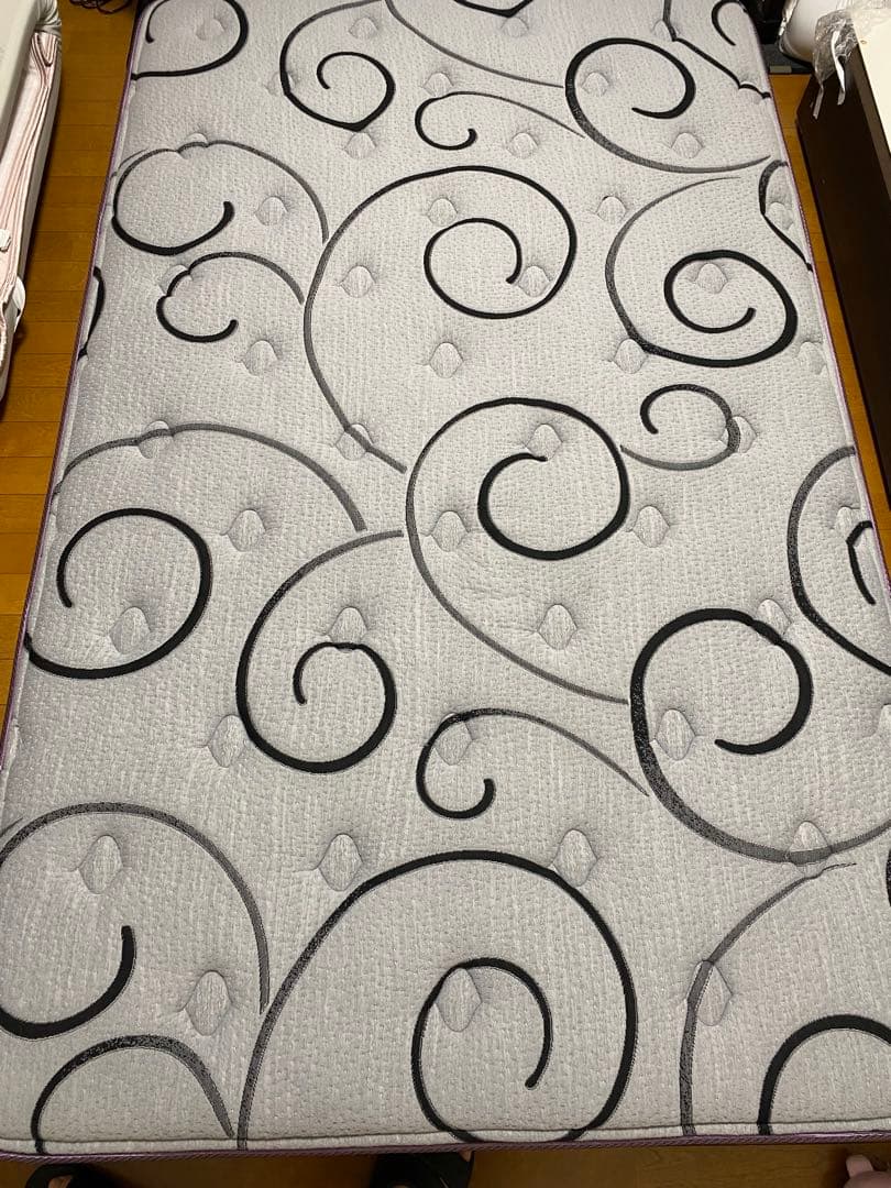 シモンズ マットレス　セミダブル