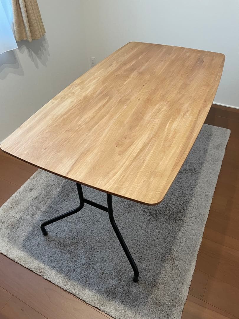 3月上旬まで！モモナチュラル　ダイニングテーブル
