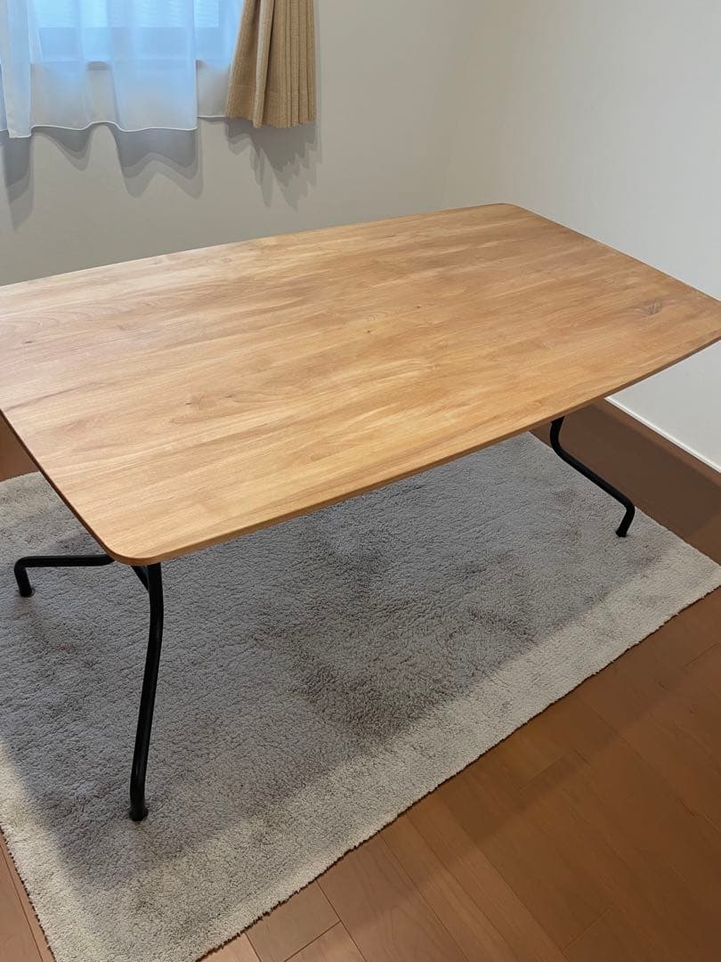 3月上旬まで！モモナチュラル　ダイニングテーブル