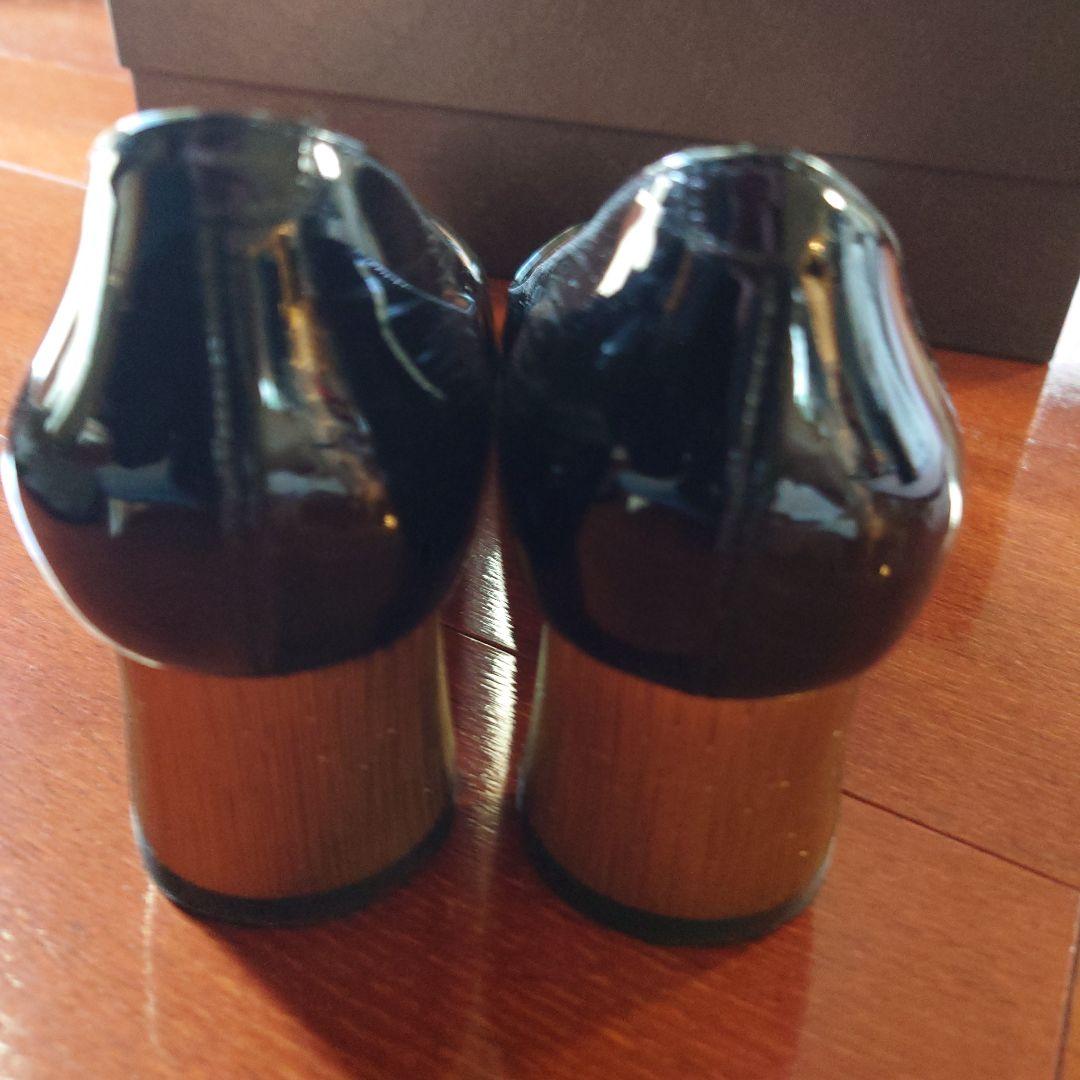 箱付美品　グッチGUCCI パテントレザーエナメル　GGパールパンプス　36.5