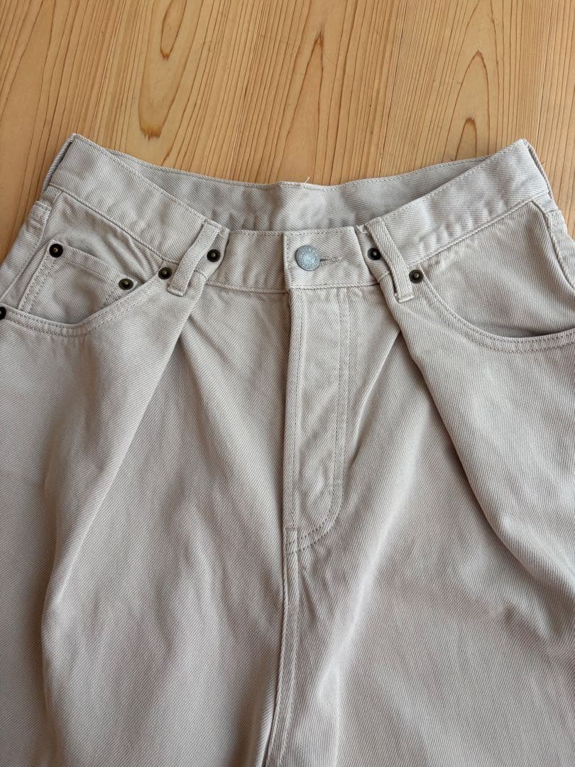 美品！ウィムガゼット　デニムタックパンツ