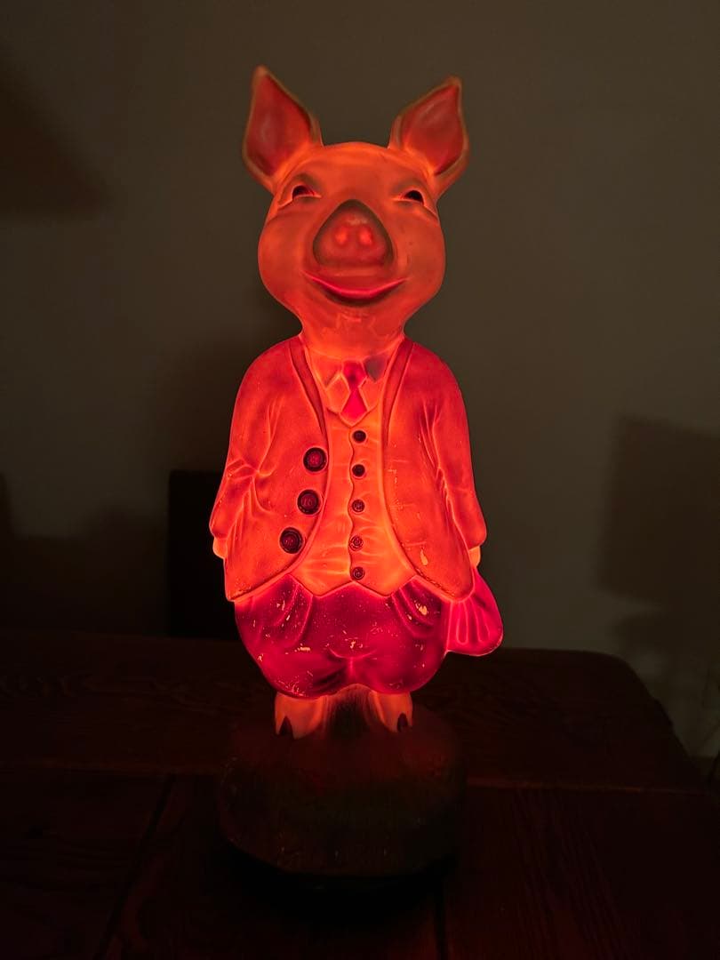 ピグリン•ブランド　ぶたの電気スタンド　ぶたの置物