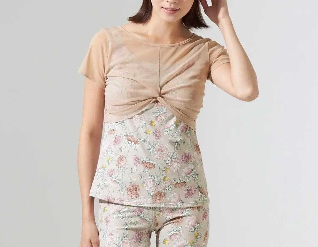 ベージュ アザミプリント　セットアップ　ヨガウェア