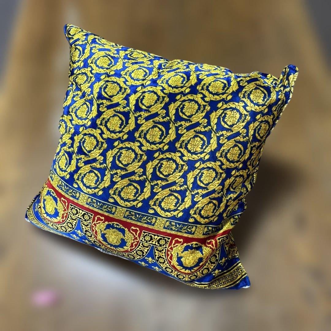 美品）Gianni Versace ビンテージ クッション バロッコ プラス ④