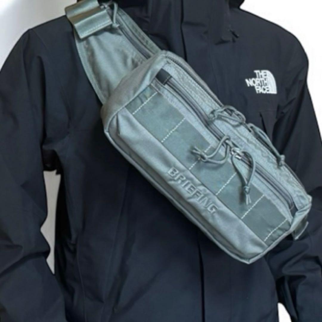 【BRIEFING】ボデイバッグ⭐︎カーキ色