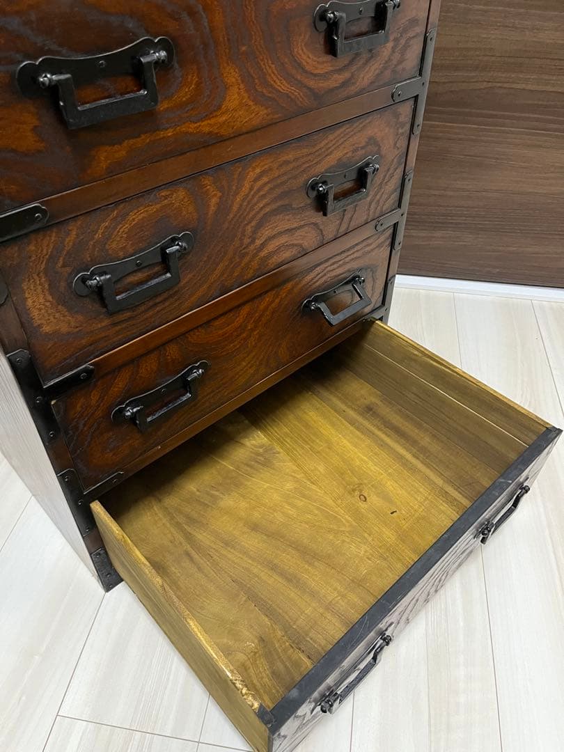 木製 4段箪笥 和箪笥　アンティーク　焦茶　民芸家具　和風