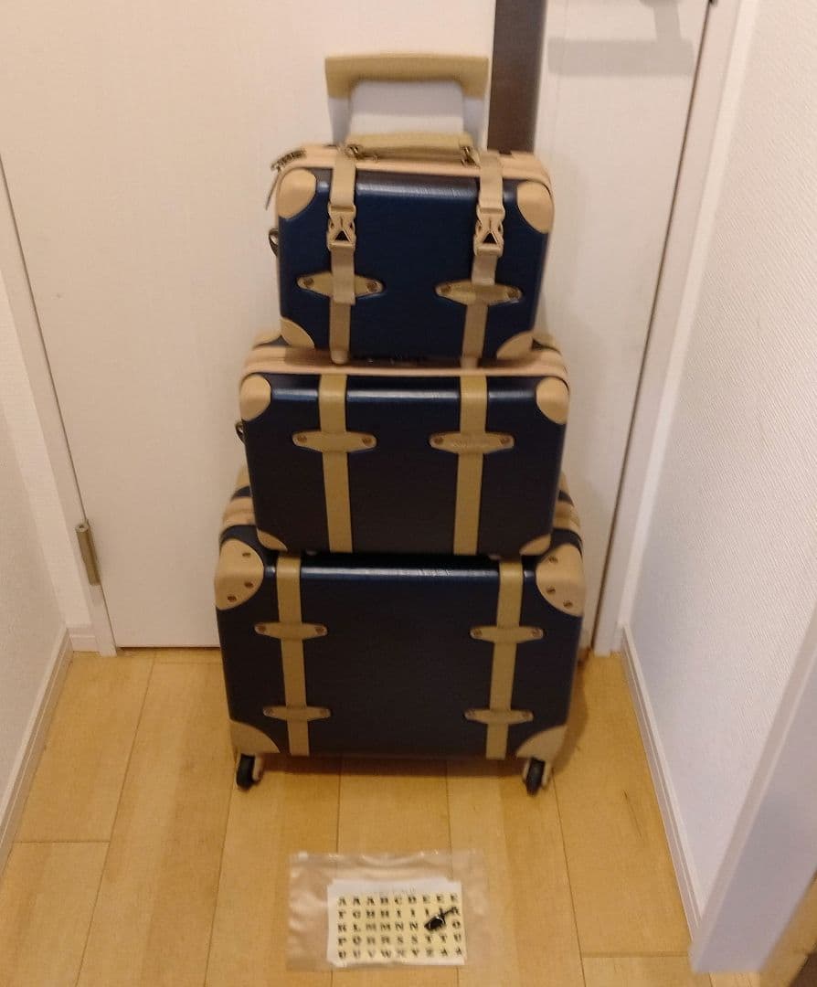 早いもの勝ち！おしゃれなトランクケース３個セット