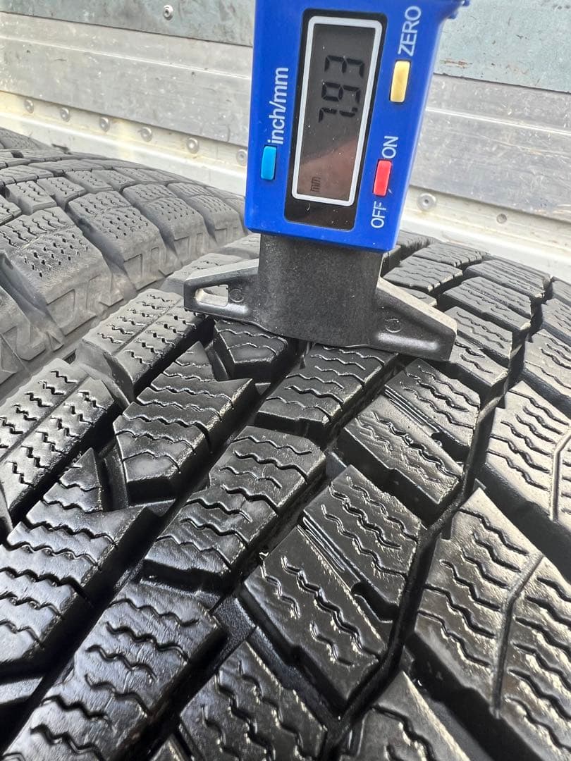 ダンロップスタッドレス155／65R14 75Q深溝