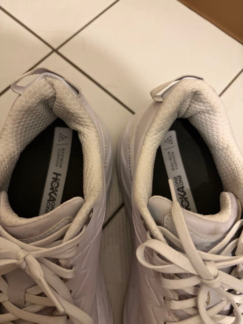 HOKA bondi sr ホワイト スニーカー