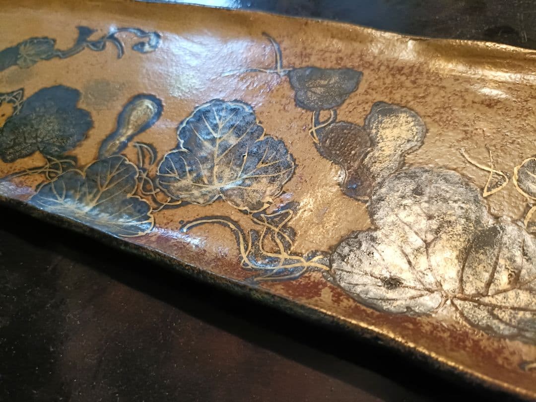 八木海峰氏絵付け 千成模様の陶器長皿