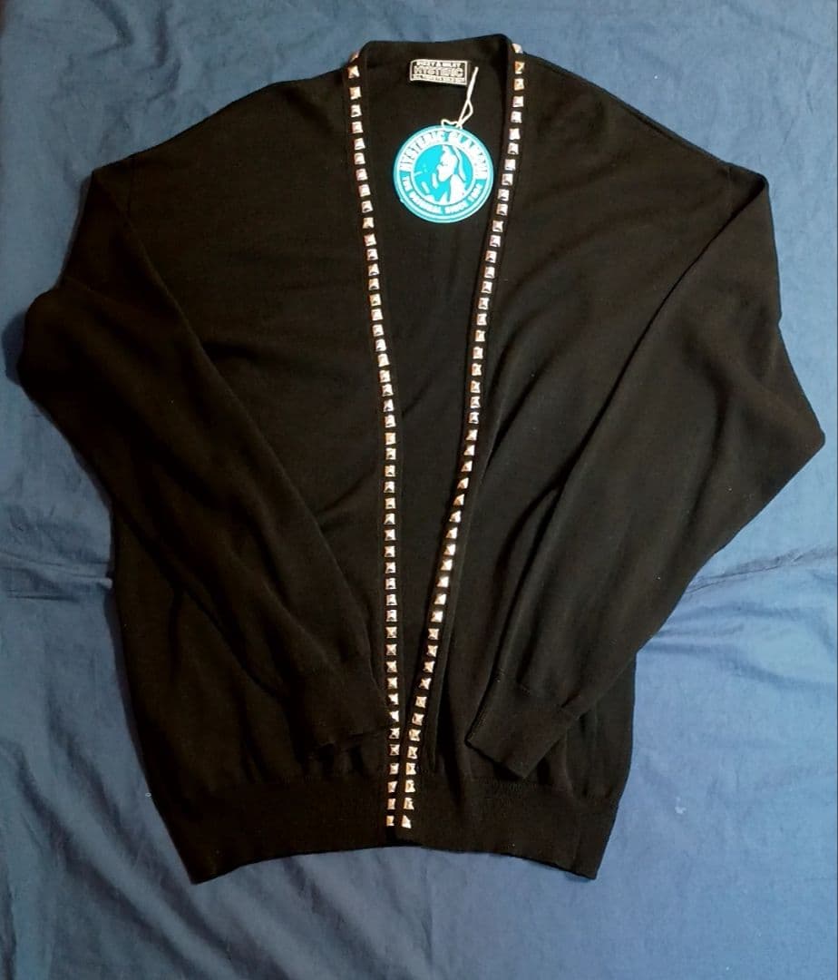 ク*ロ様 【オークションしています】新品スタッズ付き黒ニットカーディガン