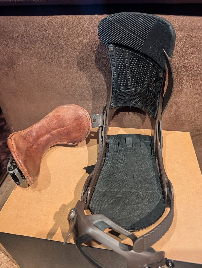 バートン マラビータレザー Re:Flex Мサイズ