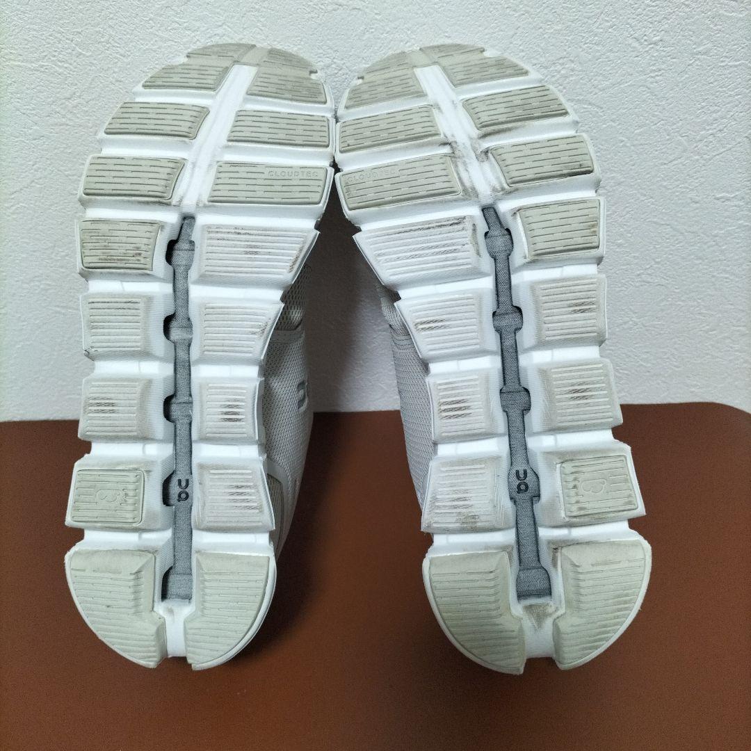 on オフホワイト　ベージュ クラウド　Cloud5 レディース　US W8.5