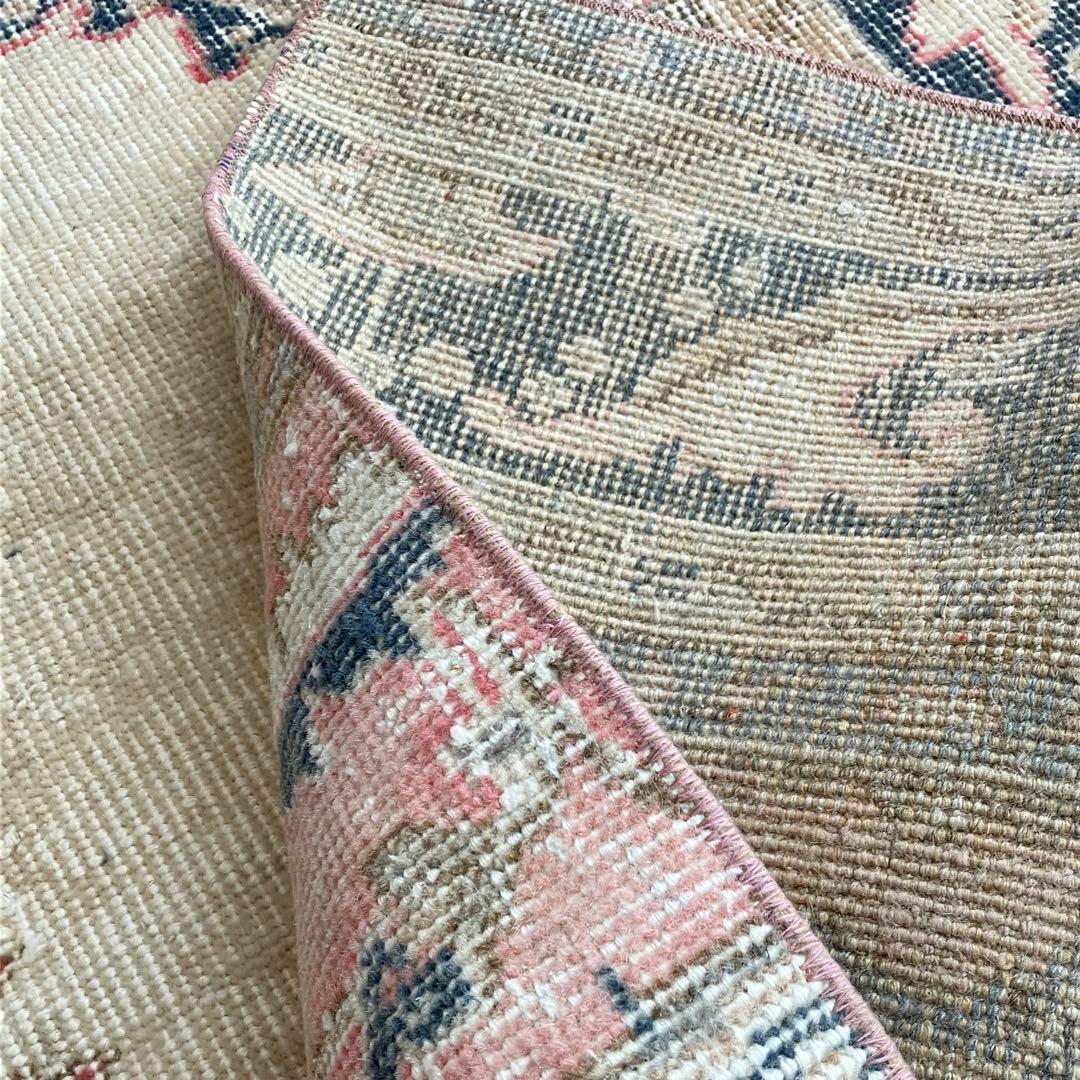 ペールミルキー✳︎62×147✳︎ピンク　ライン深ブルー　トルコヴィンテージラグ