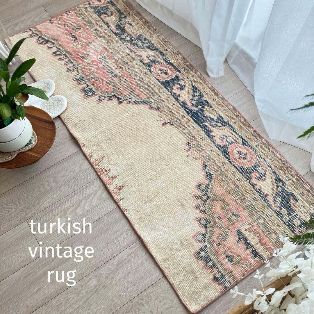 ペールミルキー✳︎62×147✳︎ピンク　ライン深ブルー　トルコヴィンテージラグ