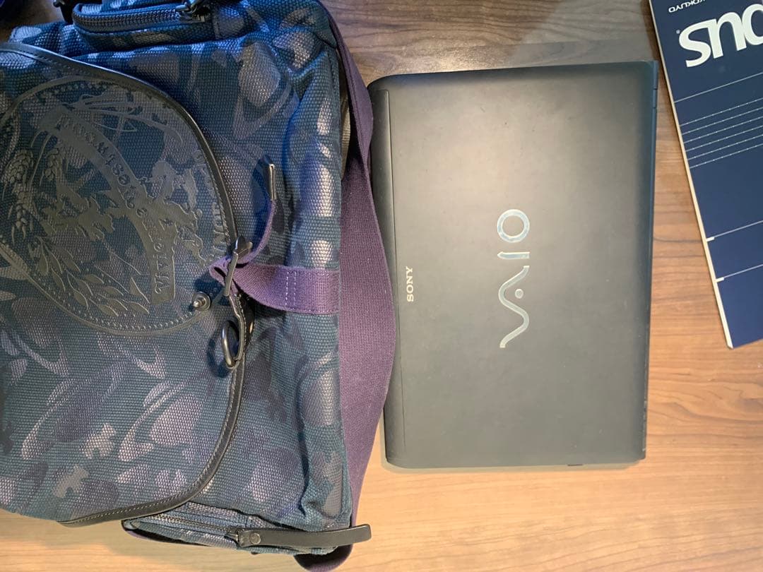 美品メッセンジャーバック