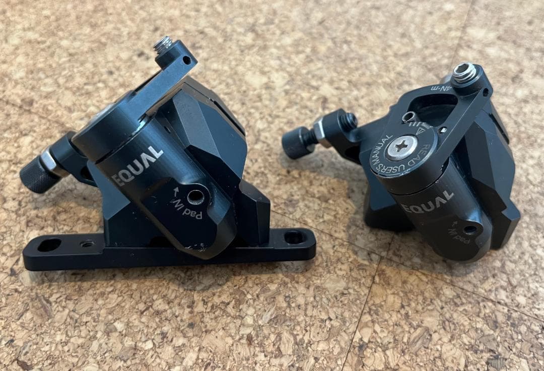 Equal ディスクブレーキキャリパー フラットマウント グレー