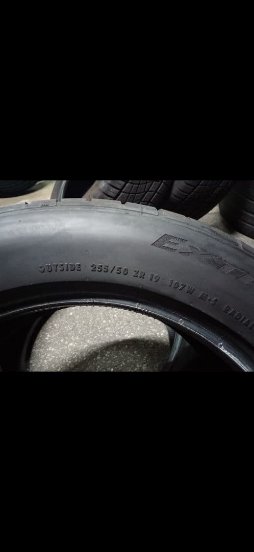 トモヒサ 255/50R19 2本　9分山　2023年製造　コンチネンタル