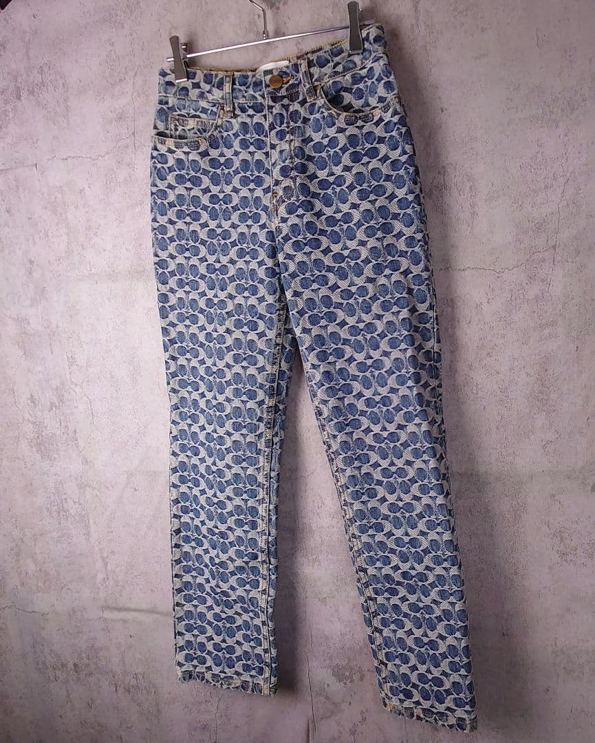 人気デザイン COACH コーチ 総柄 デニム シグネチャー　XSサイズ