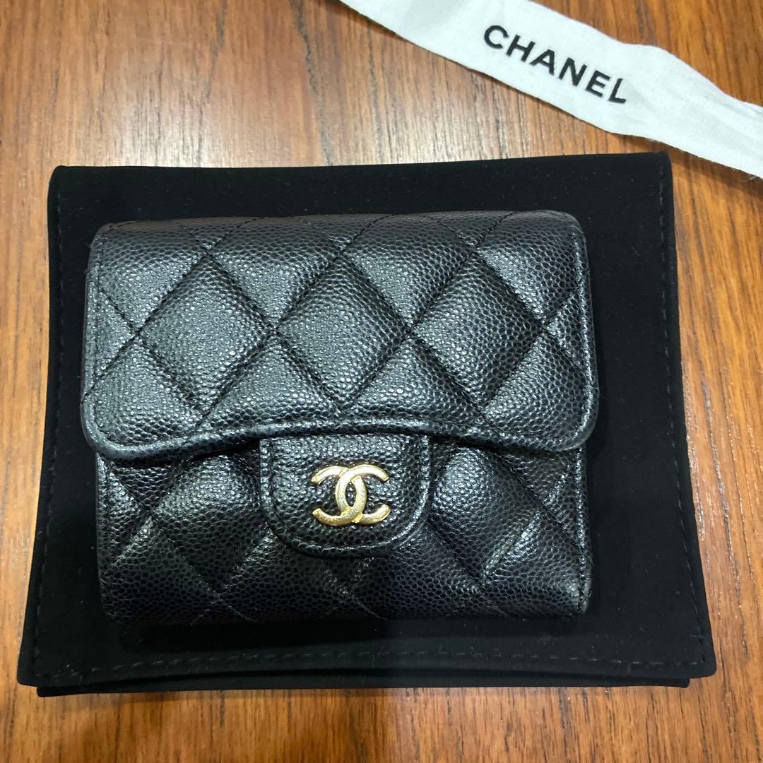 CHANEL ブラックレザー 三つ折り財布 LLKHHNE2
