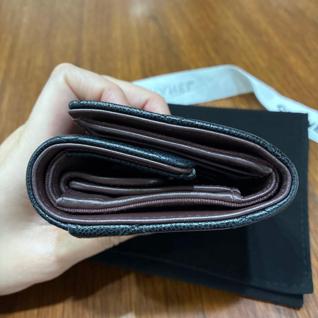 CHANEL ブラックレザー 三つ折り財布 LLKHHNE2