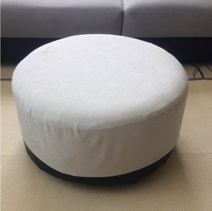 丸型オットマン 本体赤色 オリジナル柄入グレー&ブラックカバー付